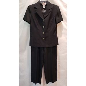 R & K Originals Women's 2-Piece Pant Suit - Size 10 - EUC
